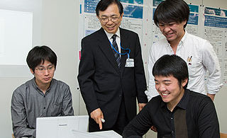 伊藤　守 教授 研究室